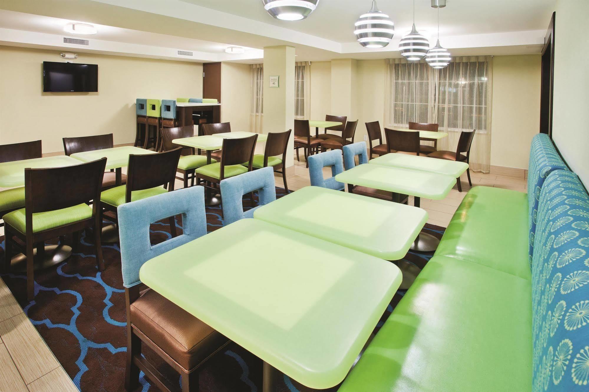 La Quinta By Wyndham Knoxville Central Papermill Extérieur photo