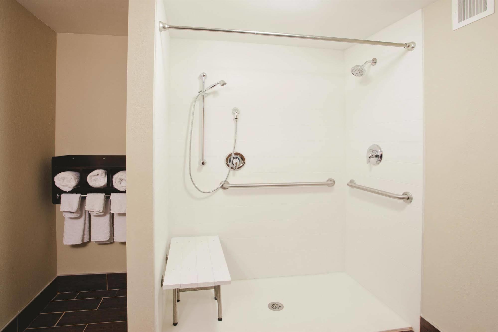 La Quinta By Wyndham Knoxville Central Papermill Extérieur photo