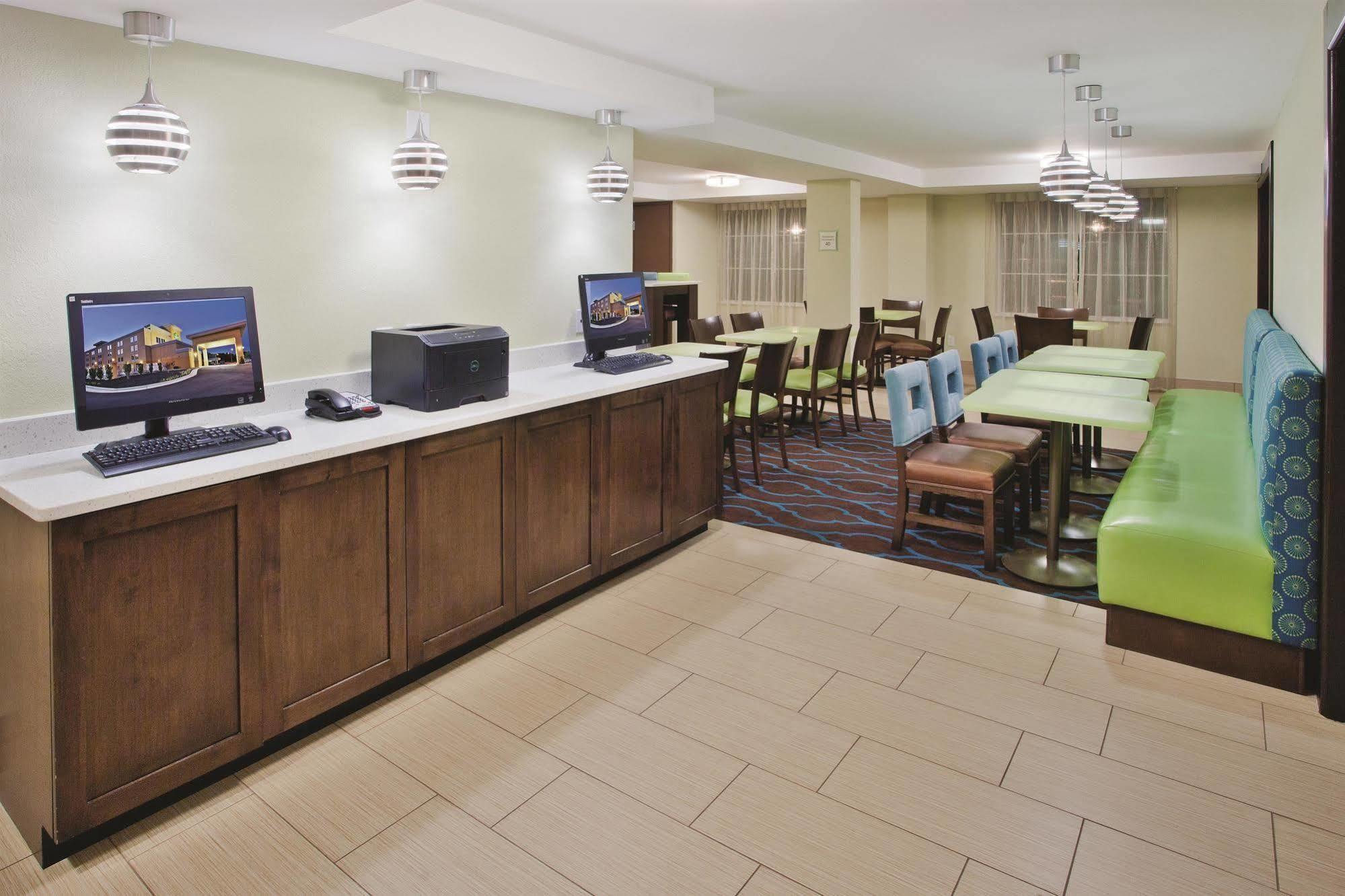 La Quinta By Wyndham Knoxville Central Papermill Extérieur photo